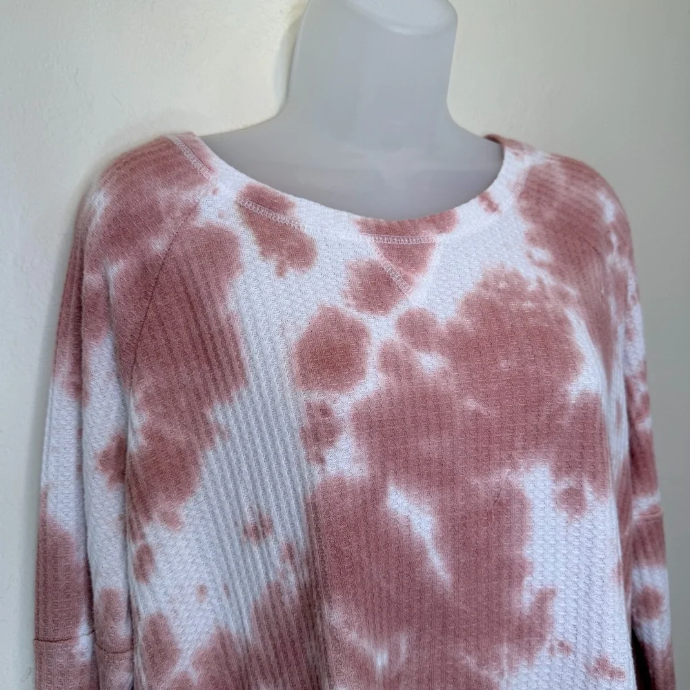 Sweet Romeo | Waffle Textured Knit Tie Dye Thumb Holes Pull Over Thermal Shirt - Picture 5 of 10